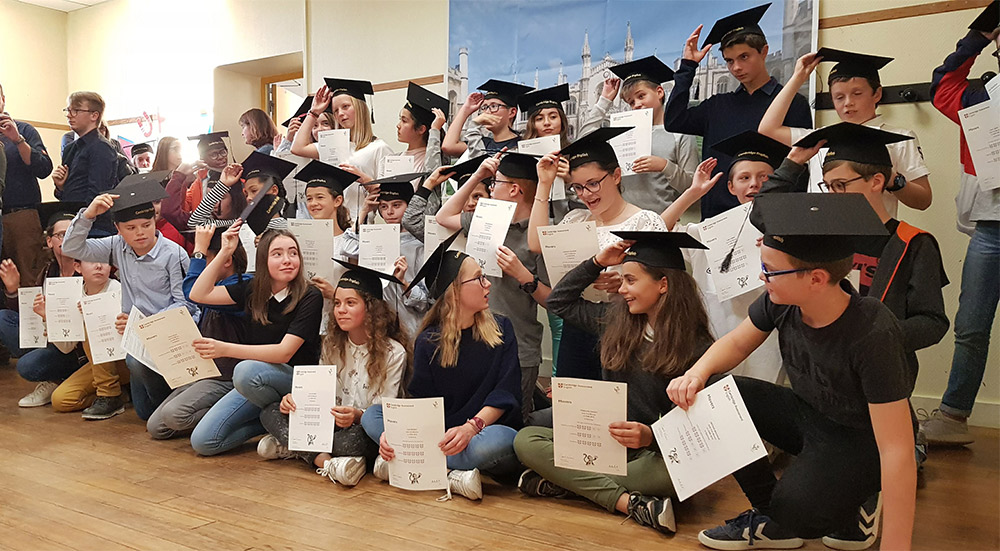 Collège Sainte Macre : remise des diplomes de Cambridge